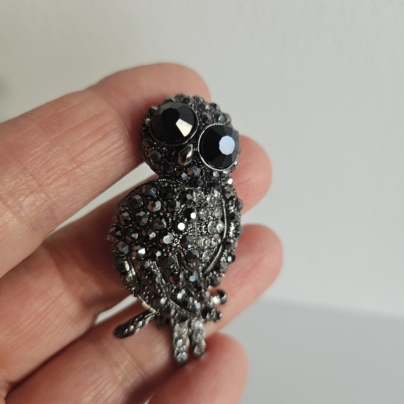 Aurora Borealis Rhinestone Owl Silvertone Brooches AB, Lot Of 2 Unmarked - Picture 3 of 7